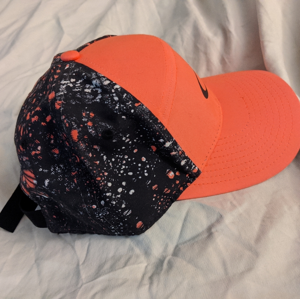 Oakley hat